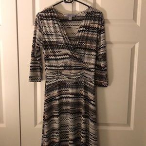 Cute knee length dress!